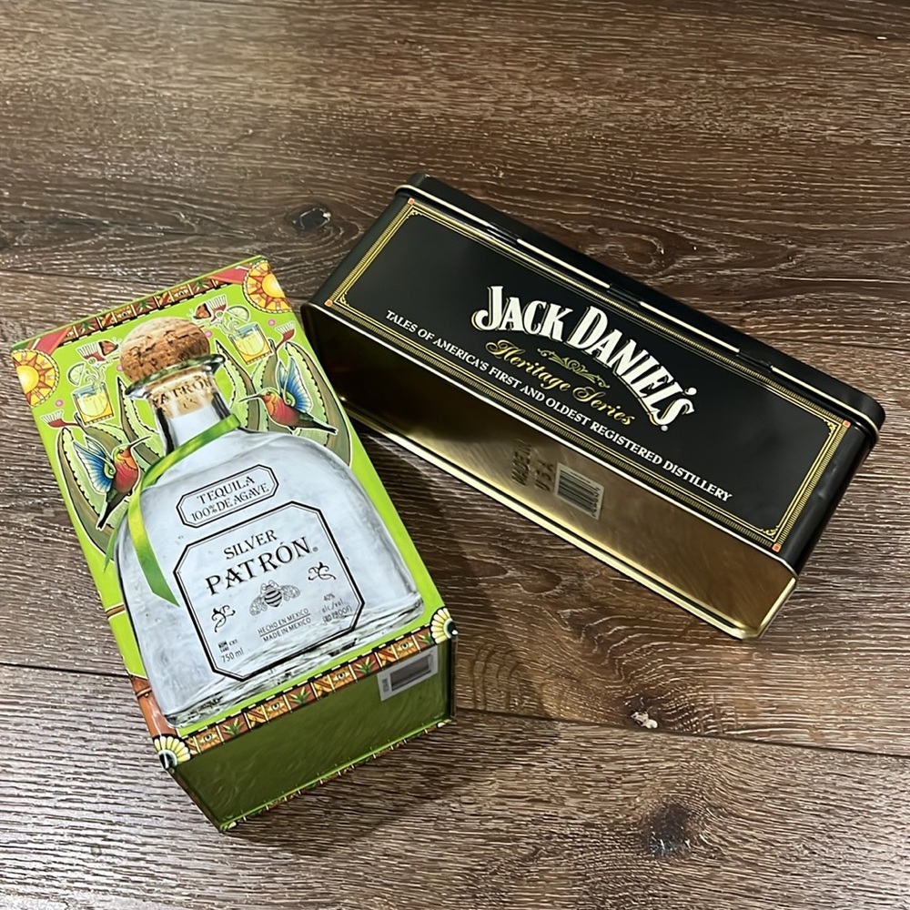 2 total jack Daniel’s and silver patron tequila tin can - Picture 16 of 16